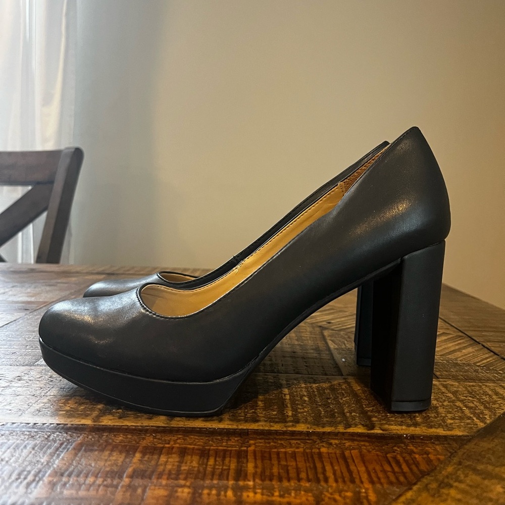 Naturalizer Black Block Heel Platform Pumps